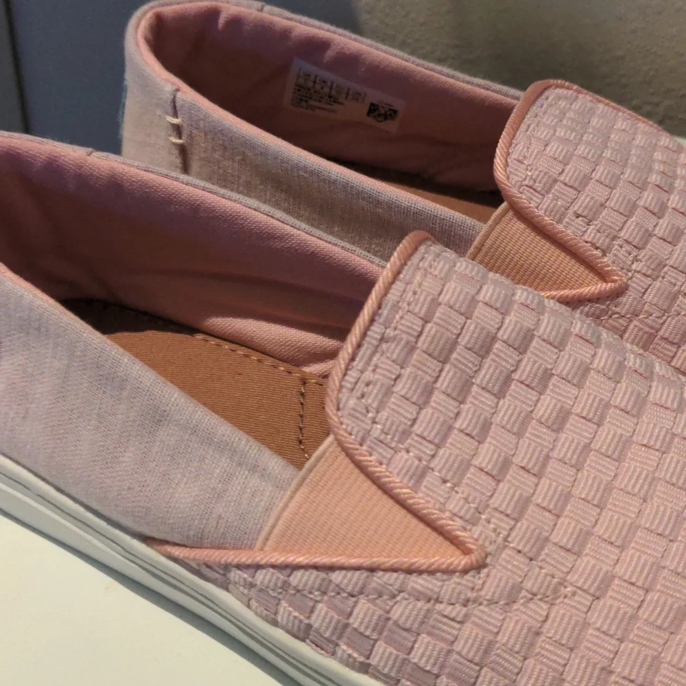 Tom's youth light pink